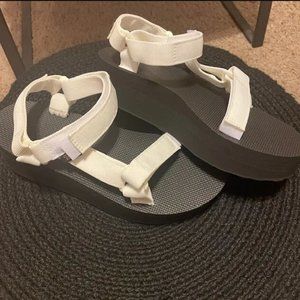 Teva White & Black Platform Sandal W Sz 8 NWOT